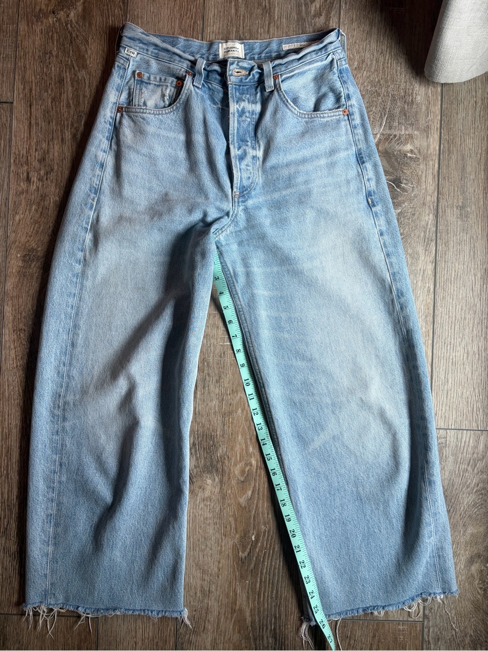Citizens of Humanity Ayla Baggy Crop Jeans in Skylights 26